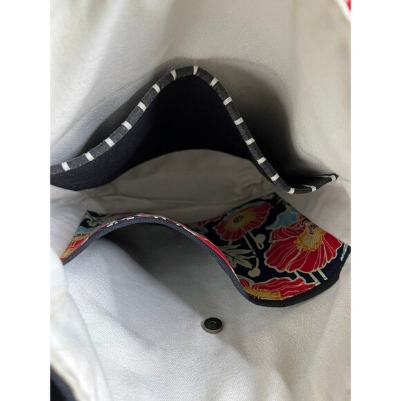 BOHO BLACK FLORAL CROSSBODY BAG - Picture 7 of 7